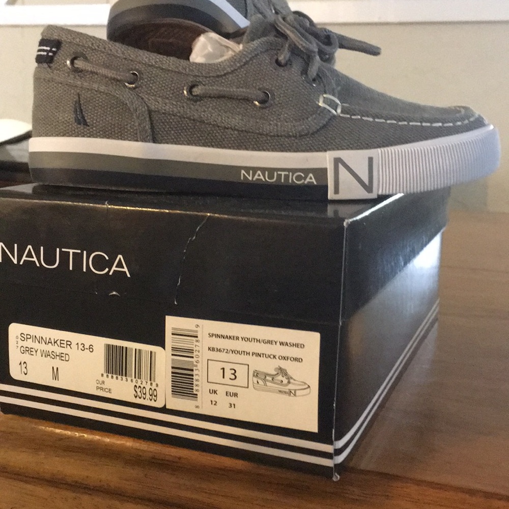 NWT nautica boys shoes size 13 never worn